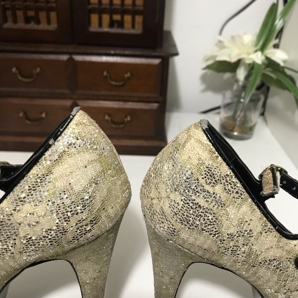 STEVE MADDEN VIKTOREE GOLD LACE MARY JANE PUMP 9 - Picture 3 of 7